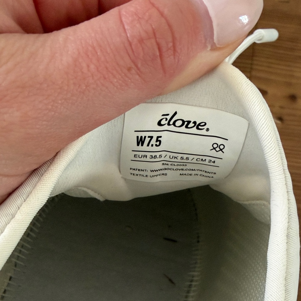 Clove White Women’s Classic Sneakers in Brilliant White - Picture 10 of 11